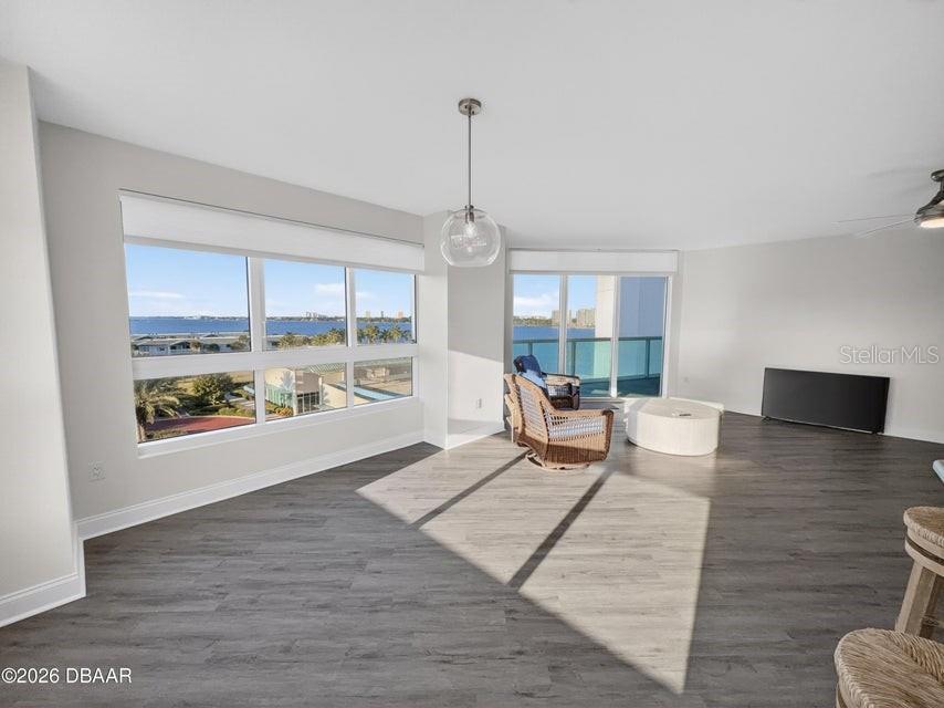 Image 41 of 79 For 241 Riverside Drive 510