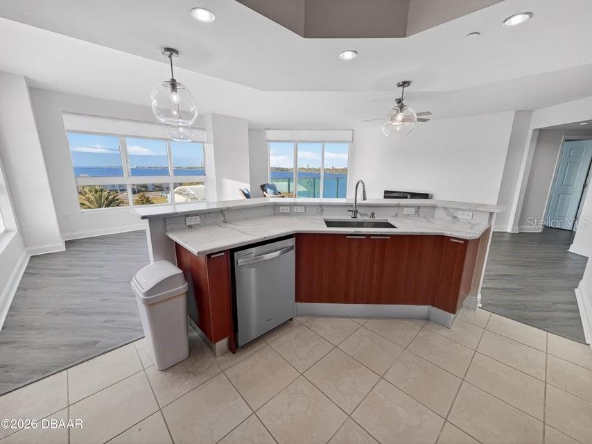 Image 42 of 79 For 241 Riverside Drive 510