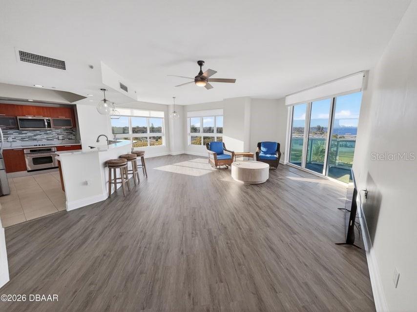 Image 43 of 79 For 241 Riverside Drive 510