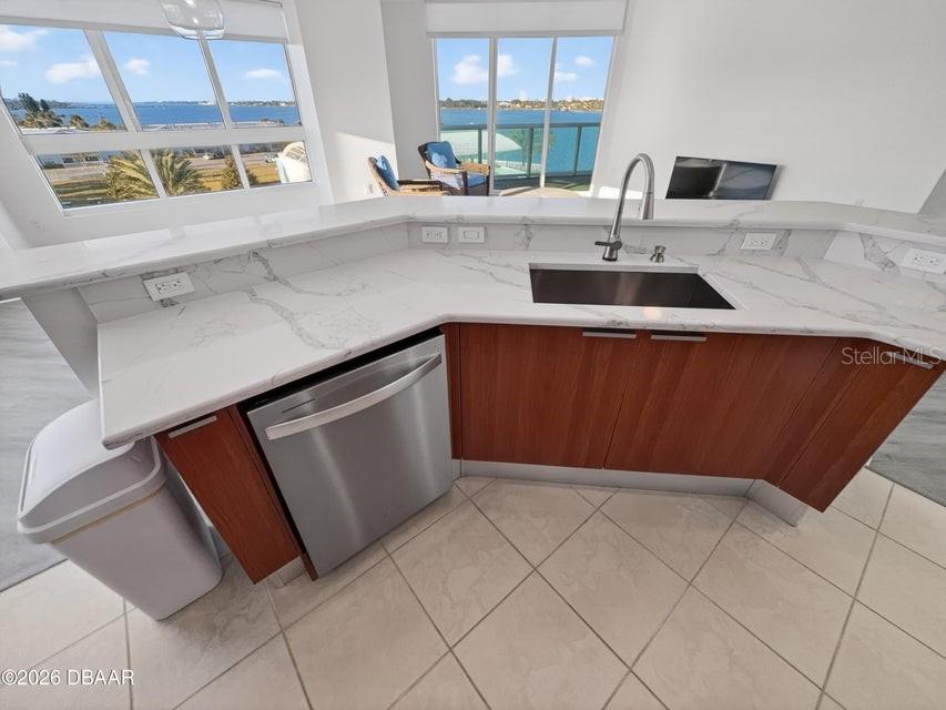 Image 45 of 79 For 241 Riverside Drive 510