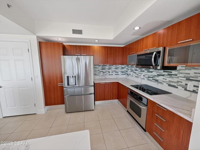 Image 46 of 79 For 241 Riverside Drive 510