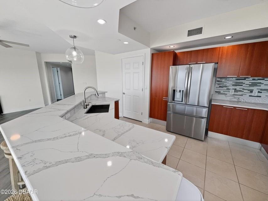 Image 8 of 79 For 241 Riverside Drive 510