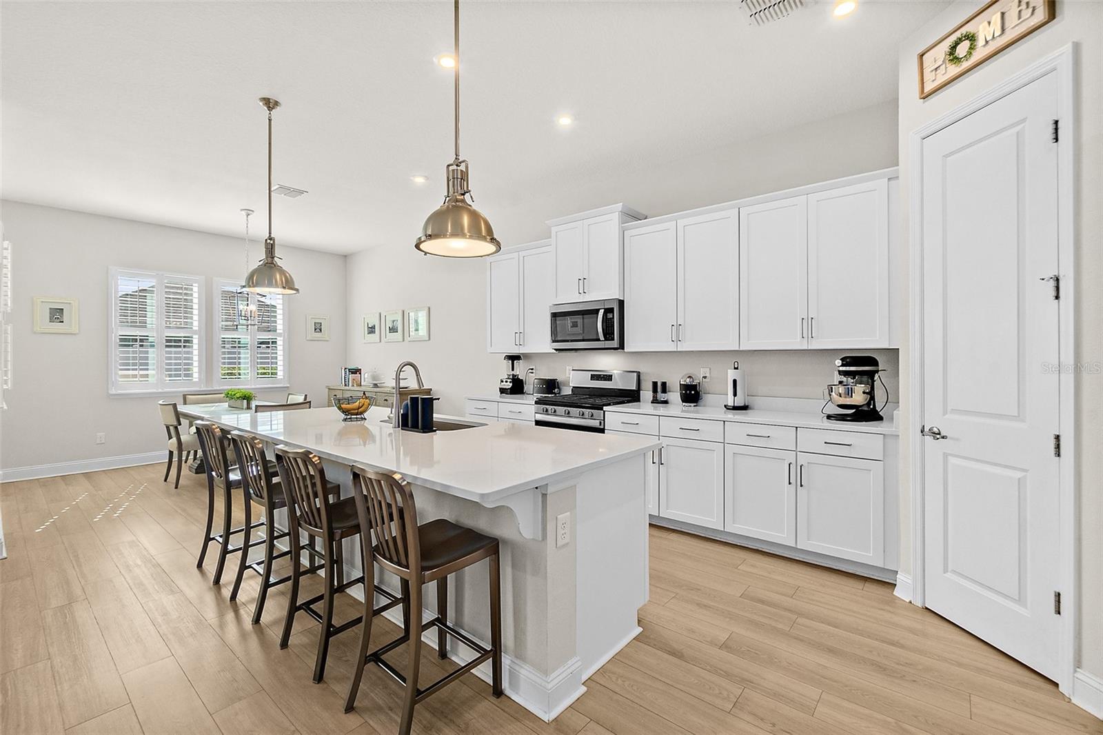 Image 6 of 40 For 254 Oak Shadow Place