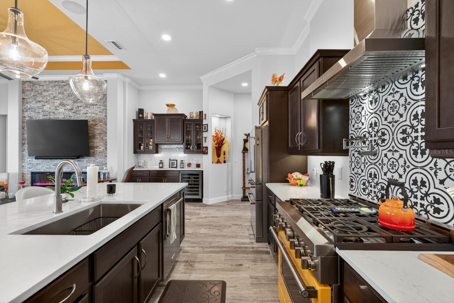 Image 13 of 99 For 401 Bourganville Drive