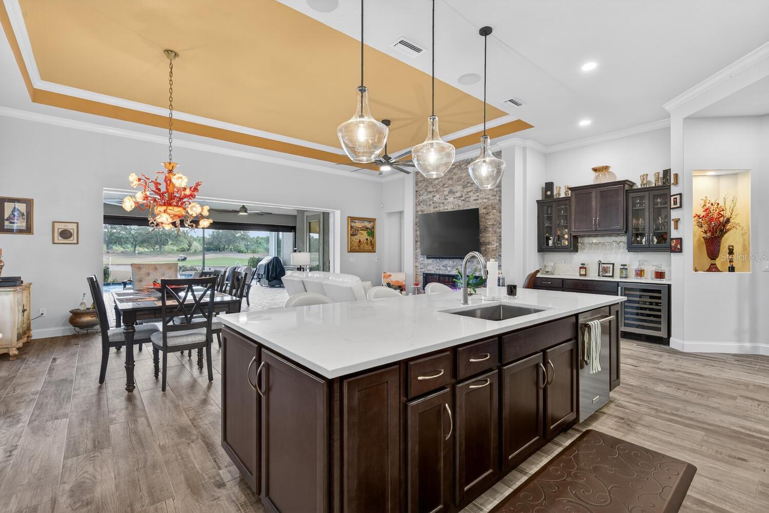 Image 17 of 99 For 401 Bourganville Drive