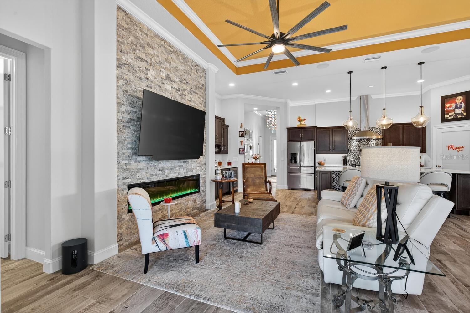 Image 21 of 99 For 401 Bourganville Drive