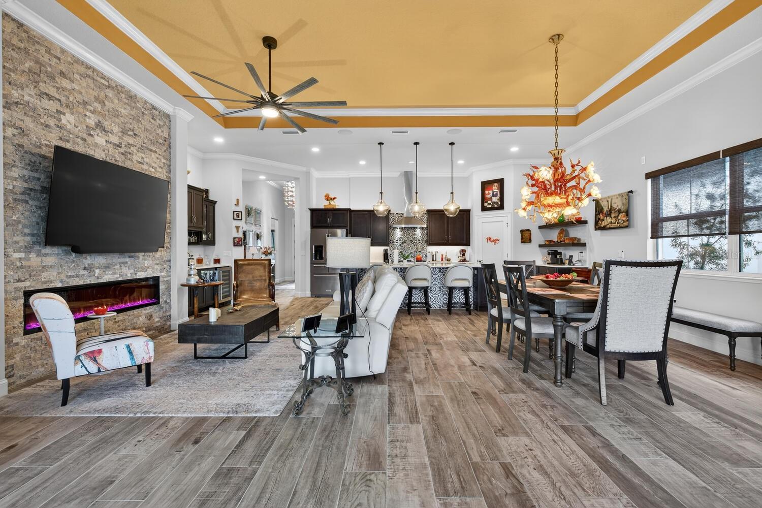 Image 23 of 99 For 401 Bourganville Drive