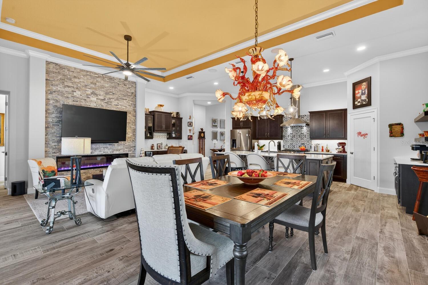 Image 24 of 99 For 401 Bourganville Drive