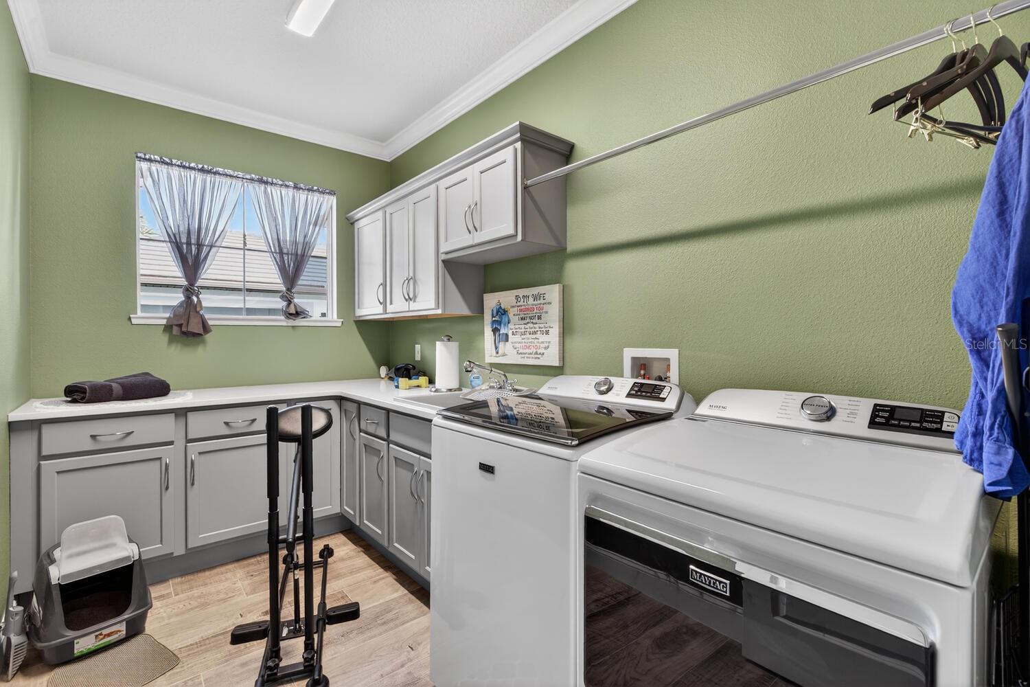 Image 56 of 99 For 401 Bourganville Drive