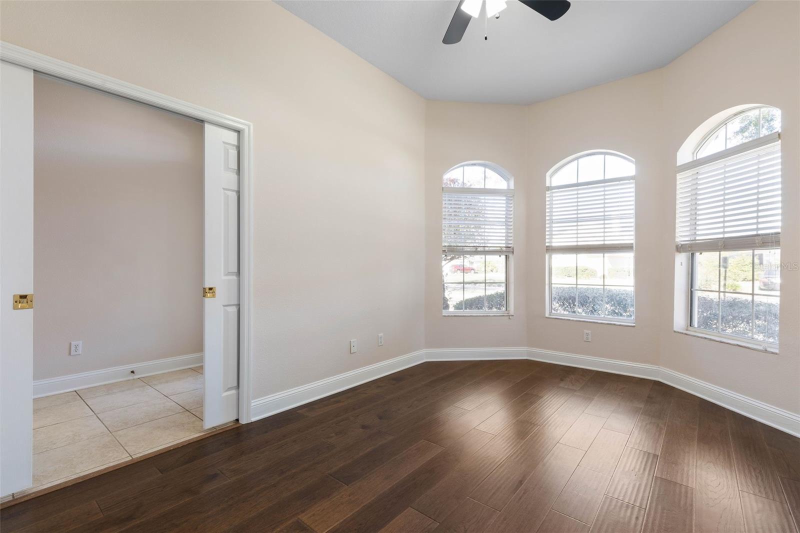 Image 45 of 98 For 35 Acclaim At Lionspaw