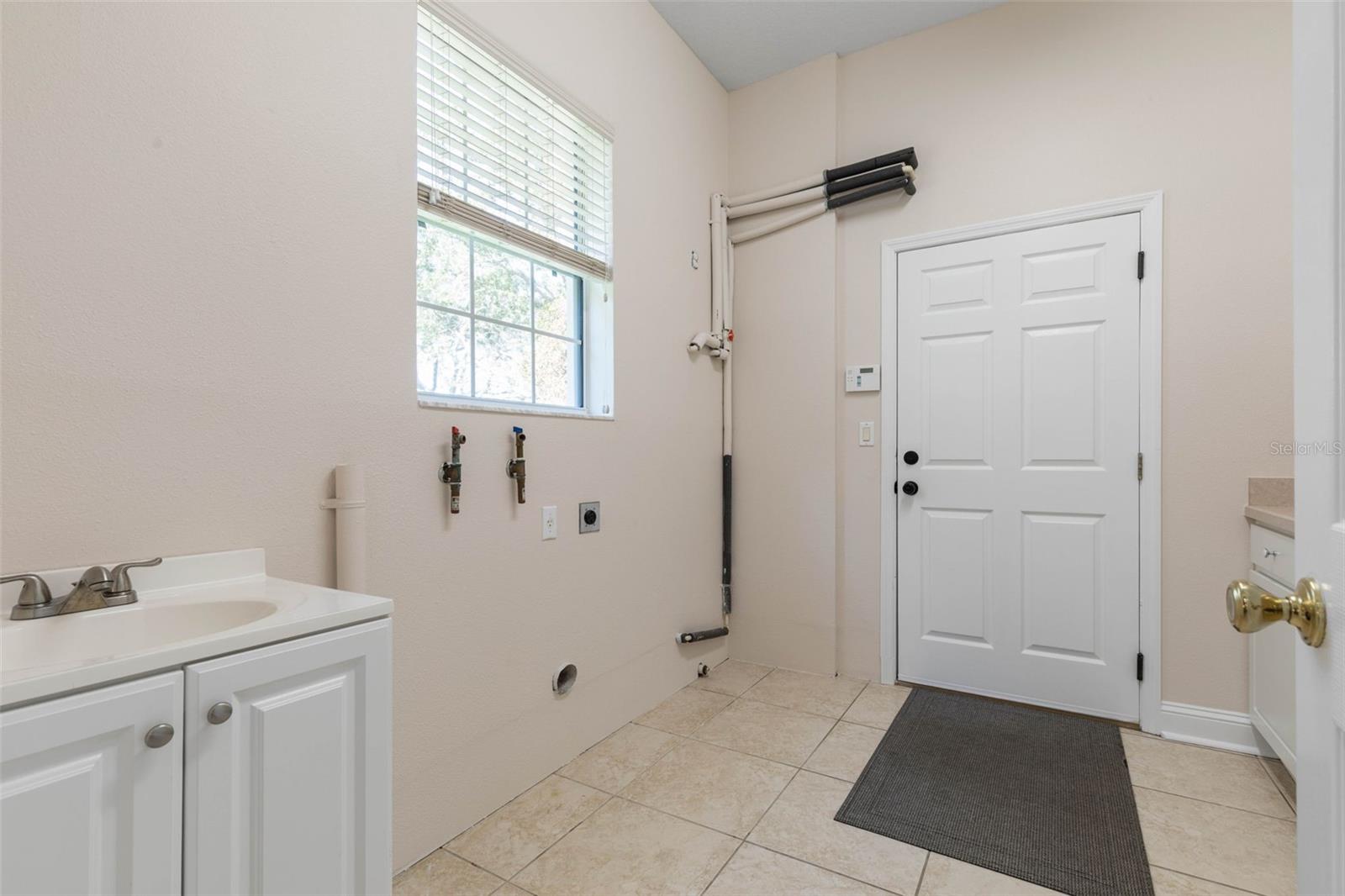 Image 48 of 98 For 35 Acclaim At Lionspaw