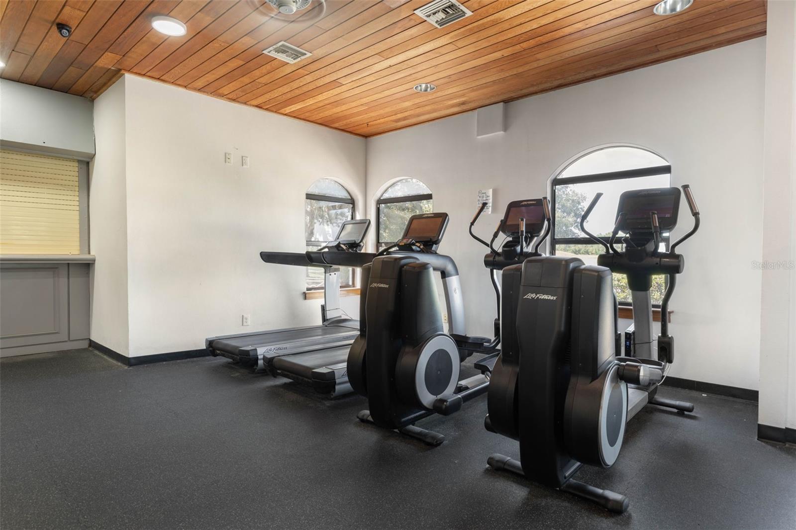 Image 96 of 98 For 35 Acclaim At Lionspaw