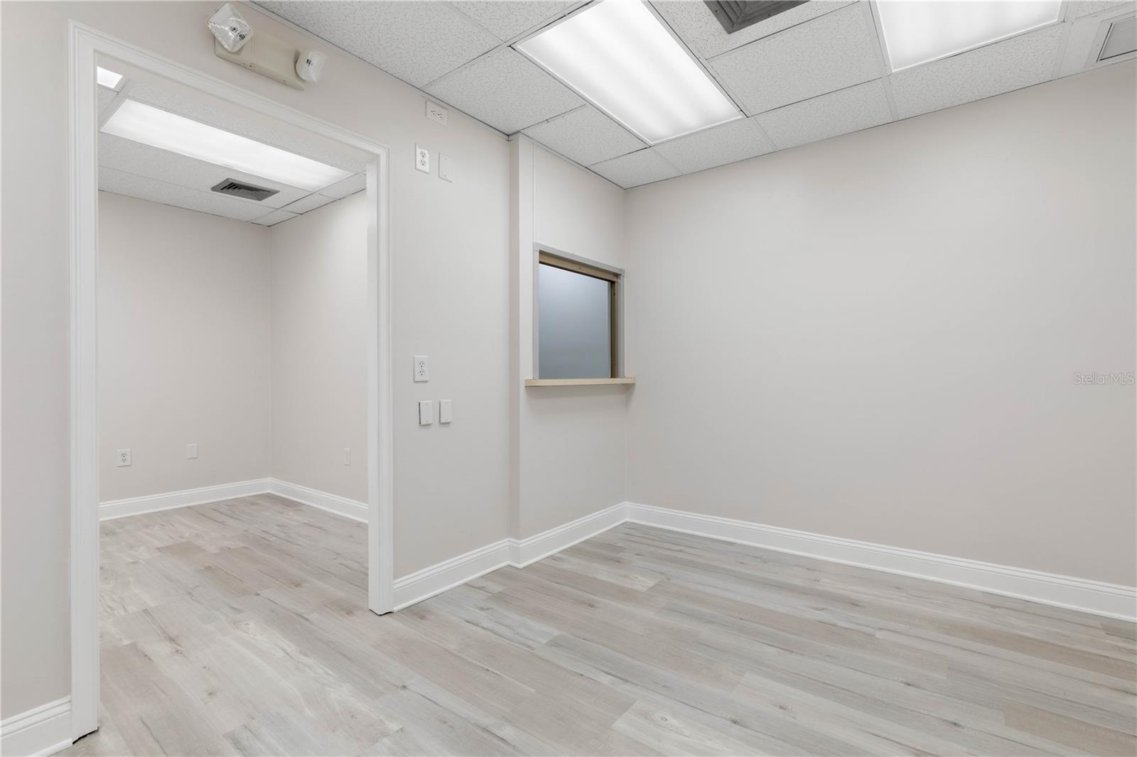 Image 14 of 20 For 28 Office Park Dr