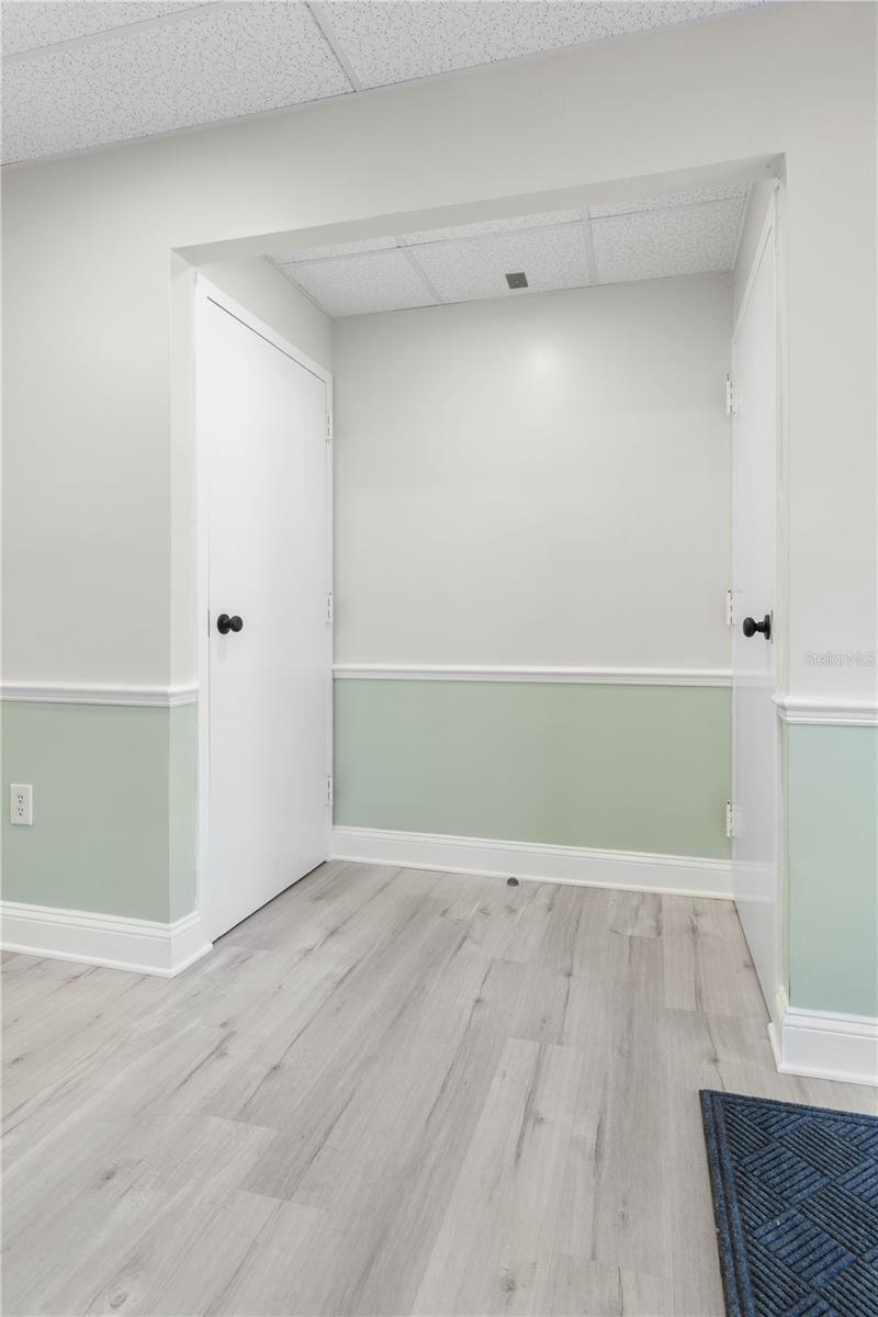 Image 17 of 20 For 28 Office Park Dr