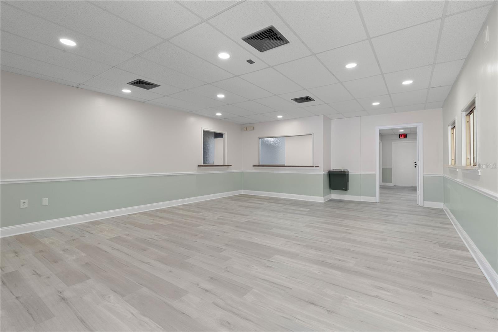 Image 3 of 20 For 28 Office Park Dr