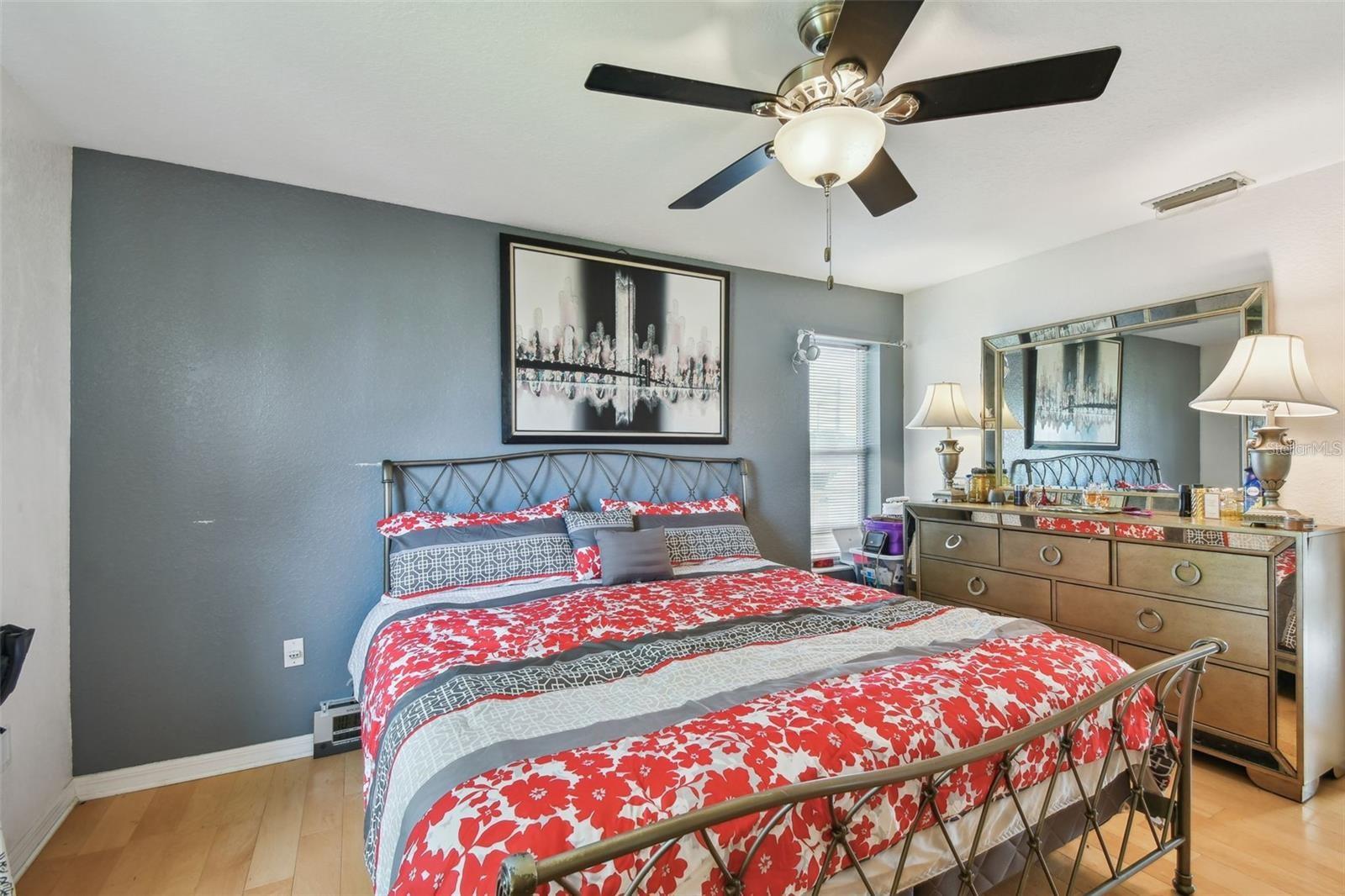 Image 10 of 42 For 317 Shore Drive E