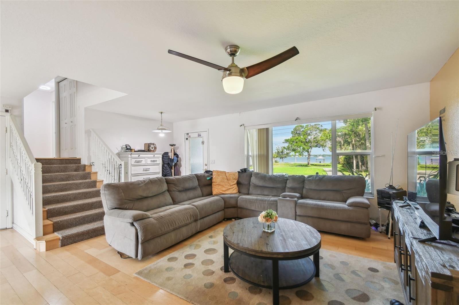 Image 20 of 42 For 317 Shore Drive E