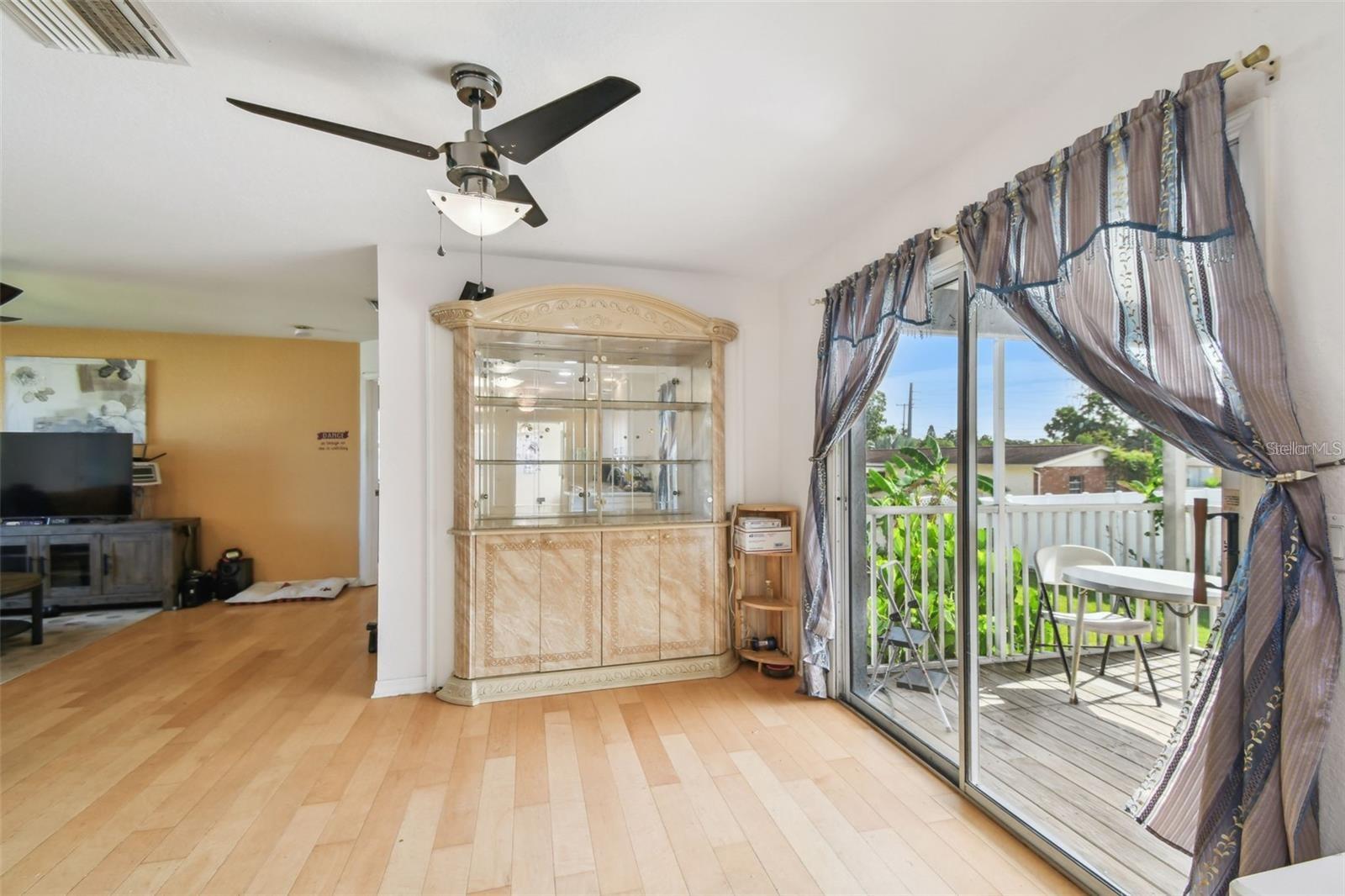 Image 28 of 42 For 317 Shore Drive E