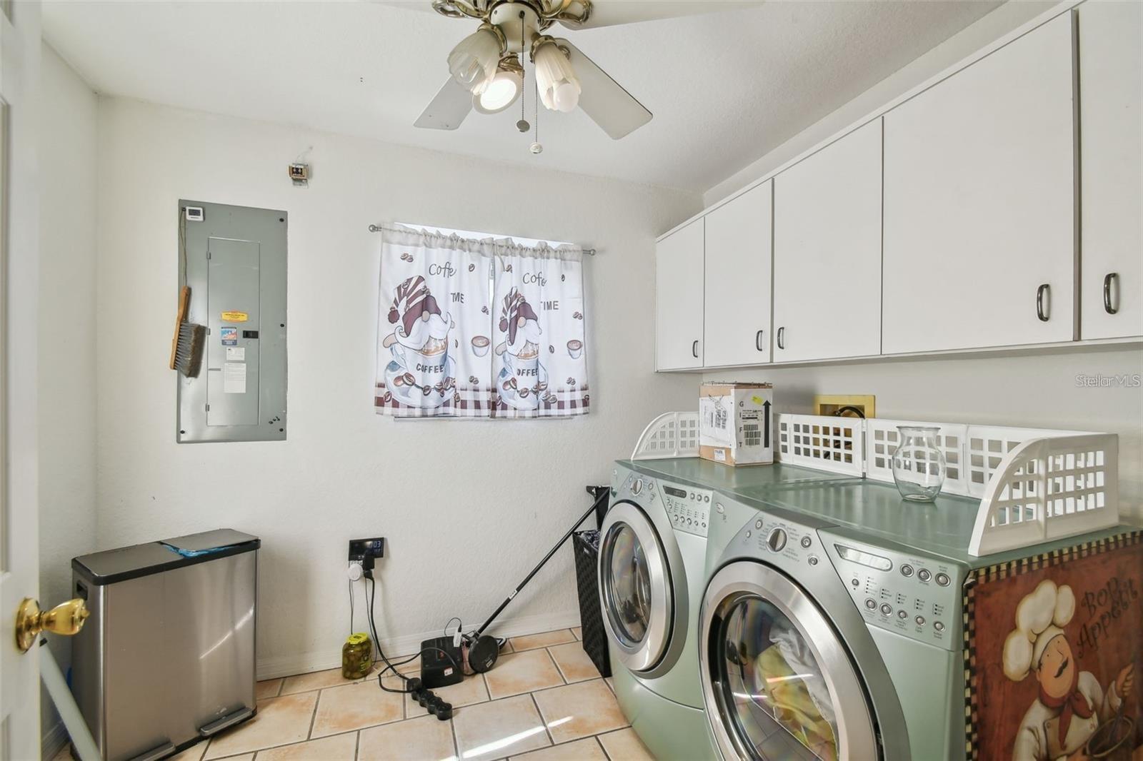 Image 29 of 42 For 317 Shore Drive E