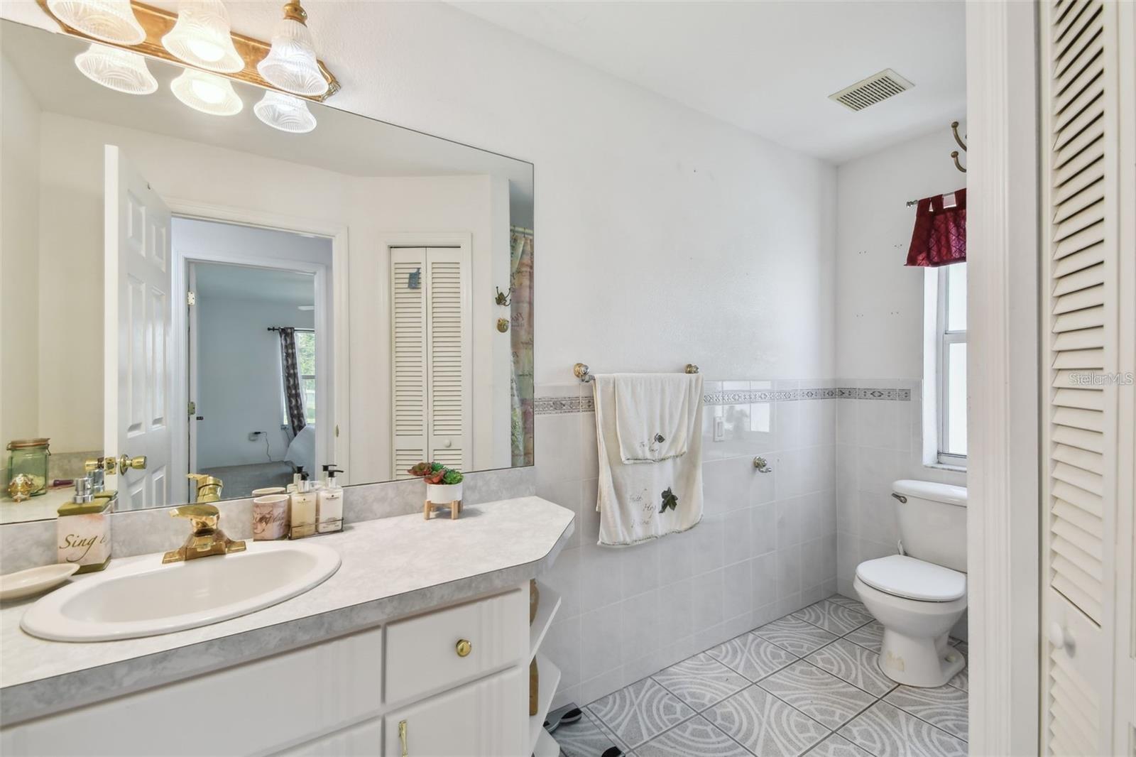 Image 32 of 42 For 317 Shore Drive E