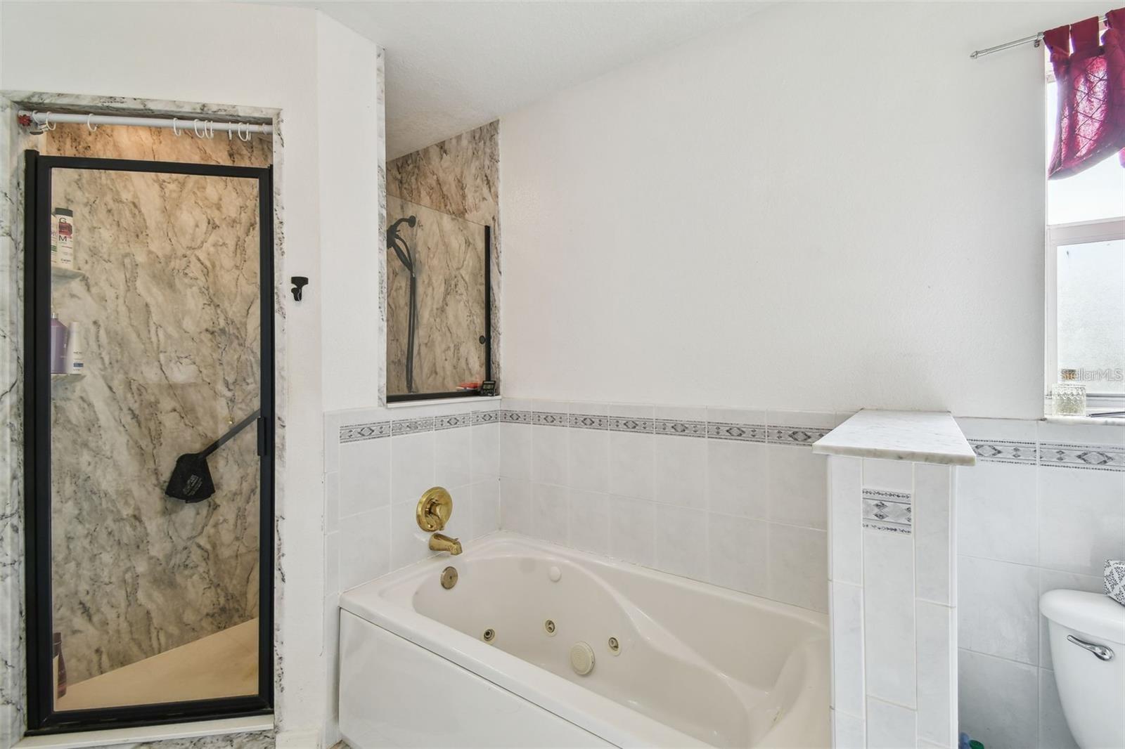 Image 6 of 42 For 317 Shore Drive E