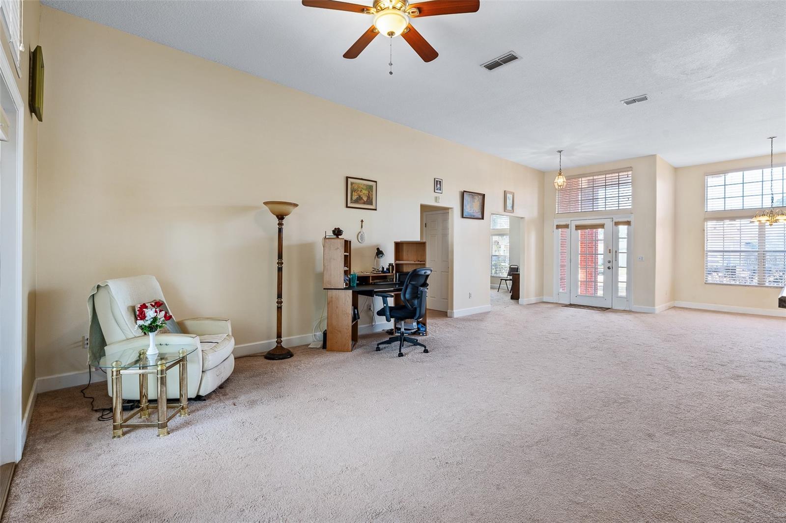 Image 19 of 71 For 19 Russkin Lane