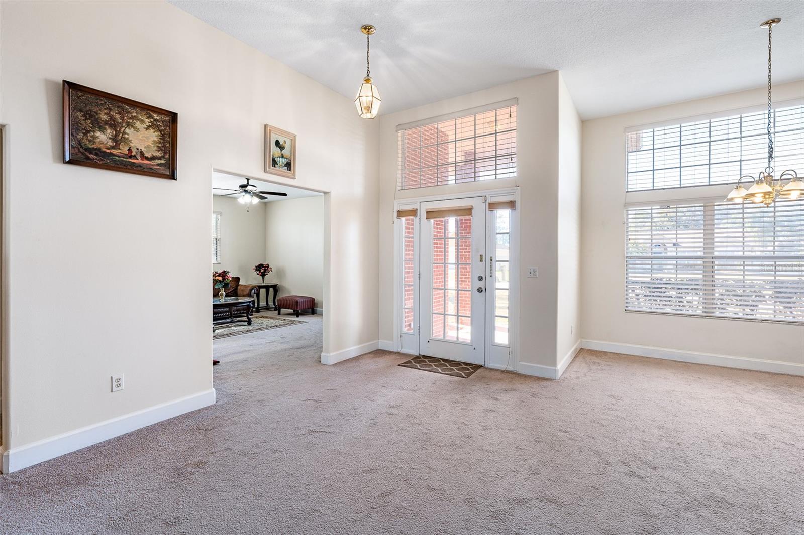 Image 5 of 71 For 19 Russkin Lane