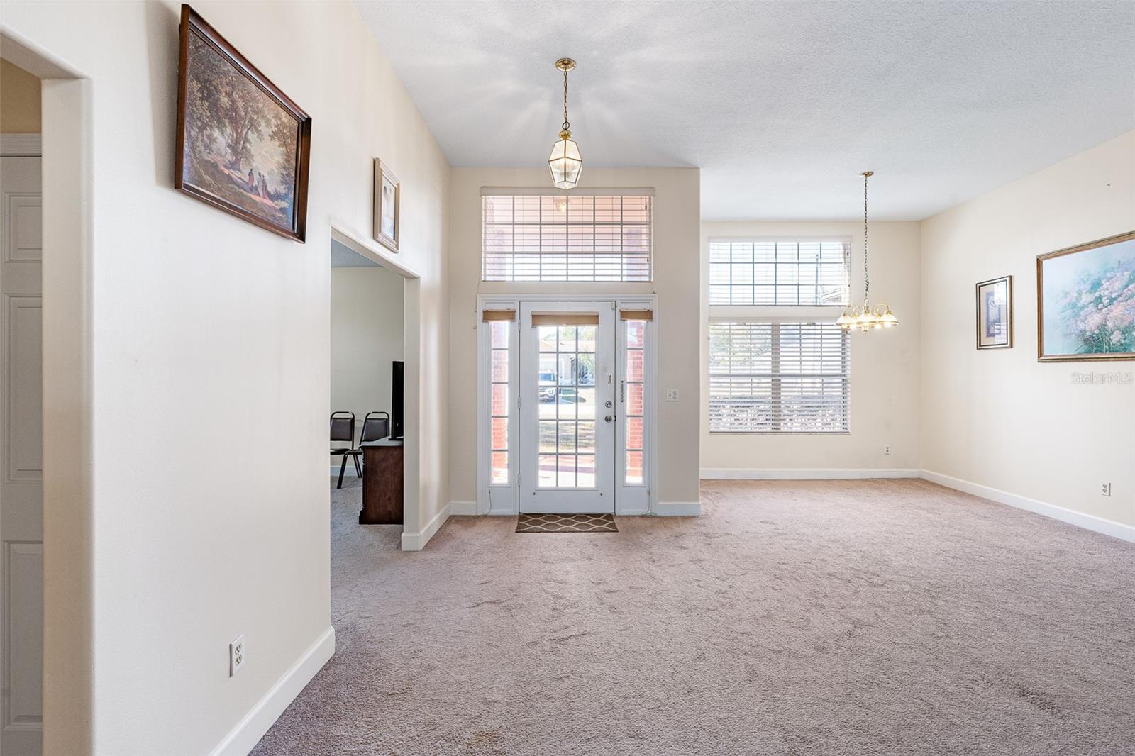 Image 6 of 71 For 19 Russkin Lane