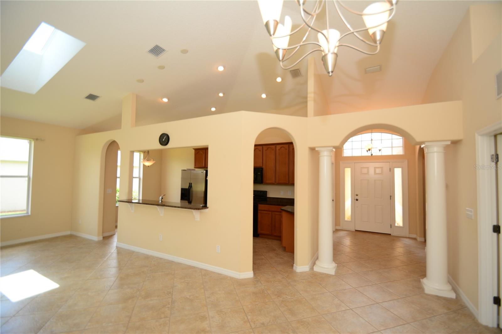 Image 5 of 47 For 40 Arrowhead Drive