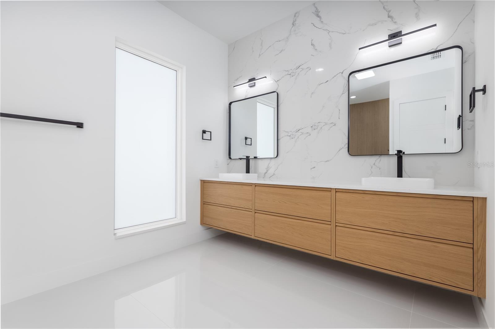 Image 27 of 38 For 13 Edith Lane