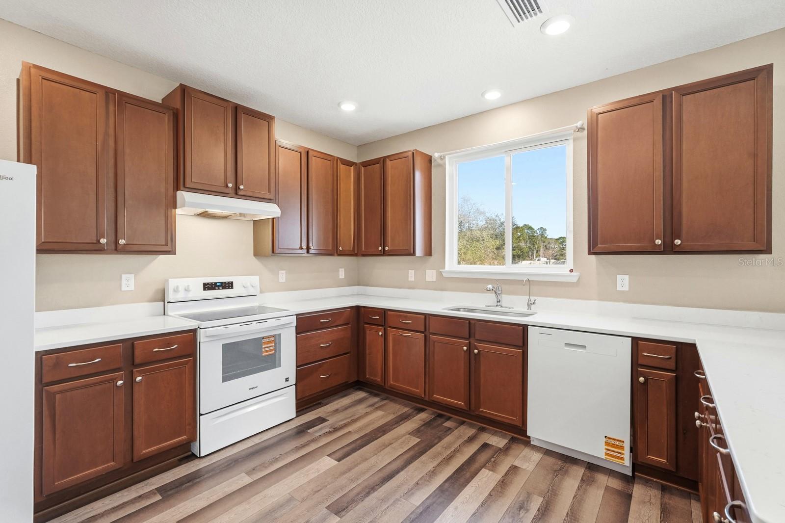 Image 17 of 55 For 216 Santorini Court