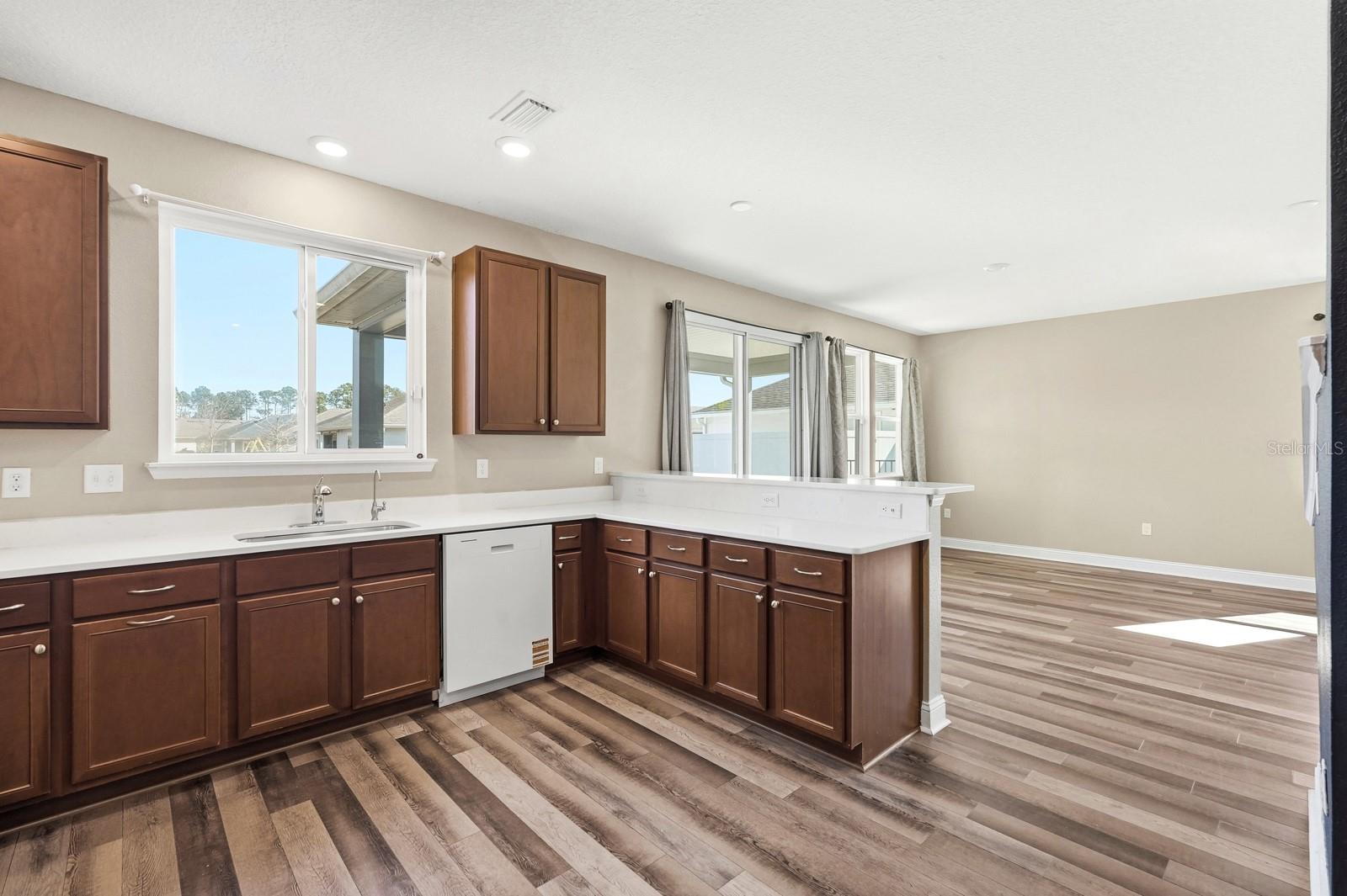 Image 18 of 55 For 216 Santorini Court