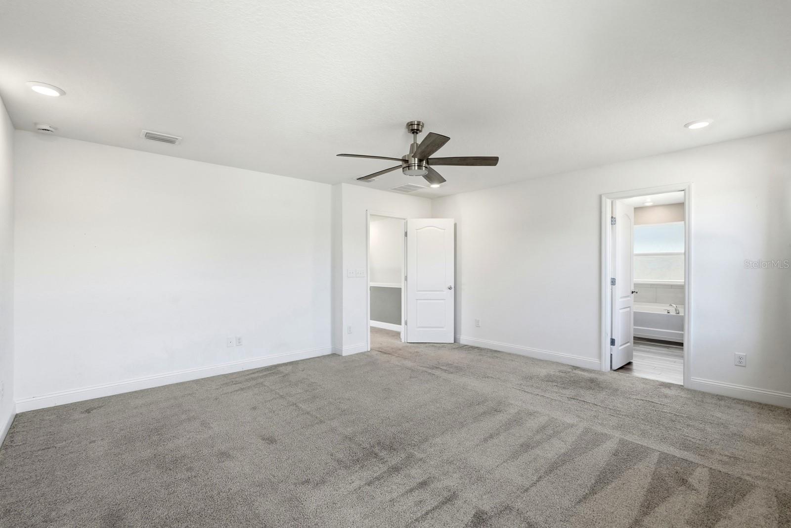 Image 36 of 55 For 216 Santorini Court