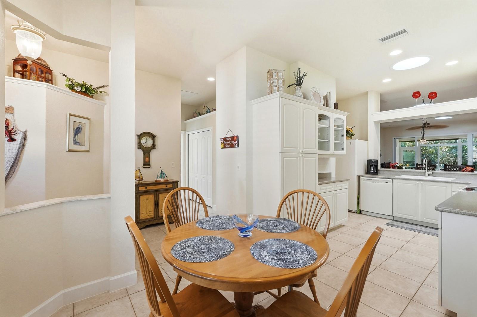 Image 21 of 56 For 3000 Glin Circle