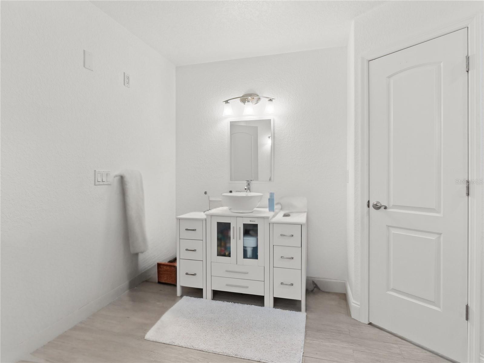 Image 36 of 53 For 14 Whetstone Lane