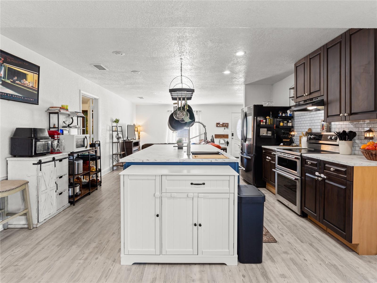 Image 5 of 53 For 14 Whetstone Lane