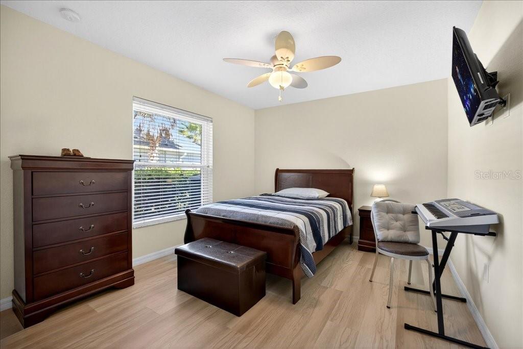 Image 29 of 55 For 42 Russell Drive