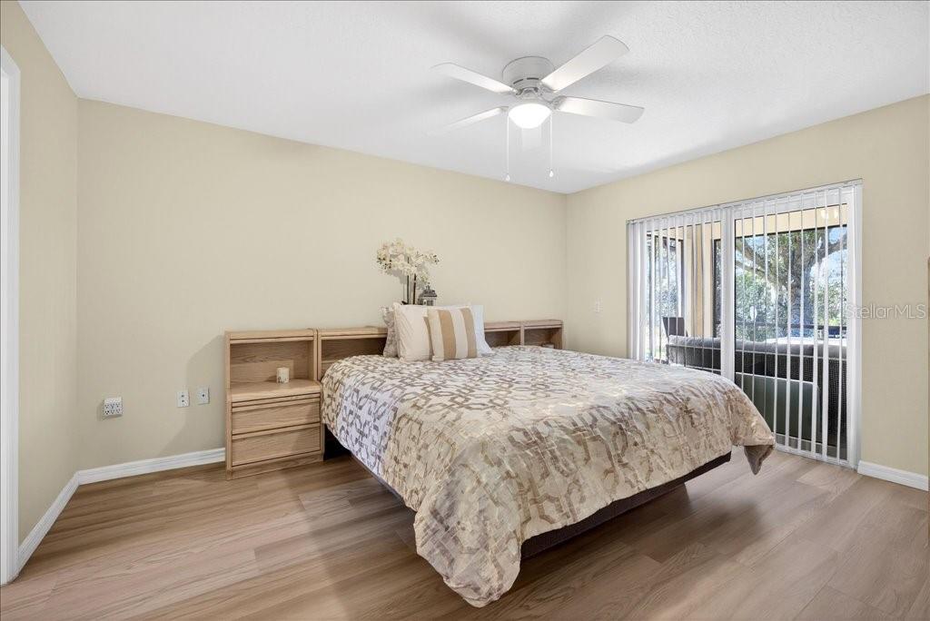 Image 35 of 55 For 42 Russell Drive