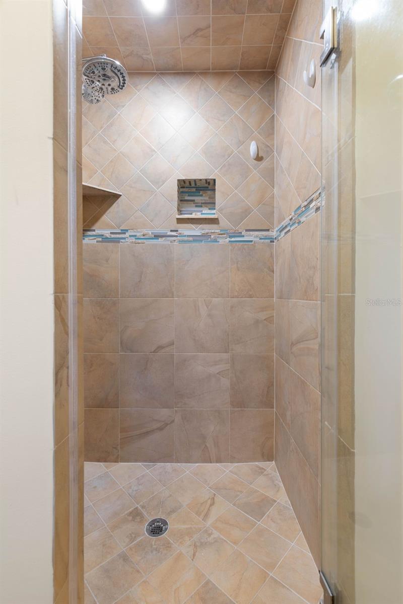 Image 16 of 82 For 8 Cole Place