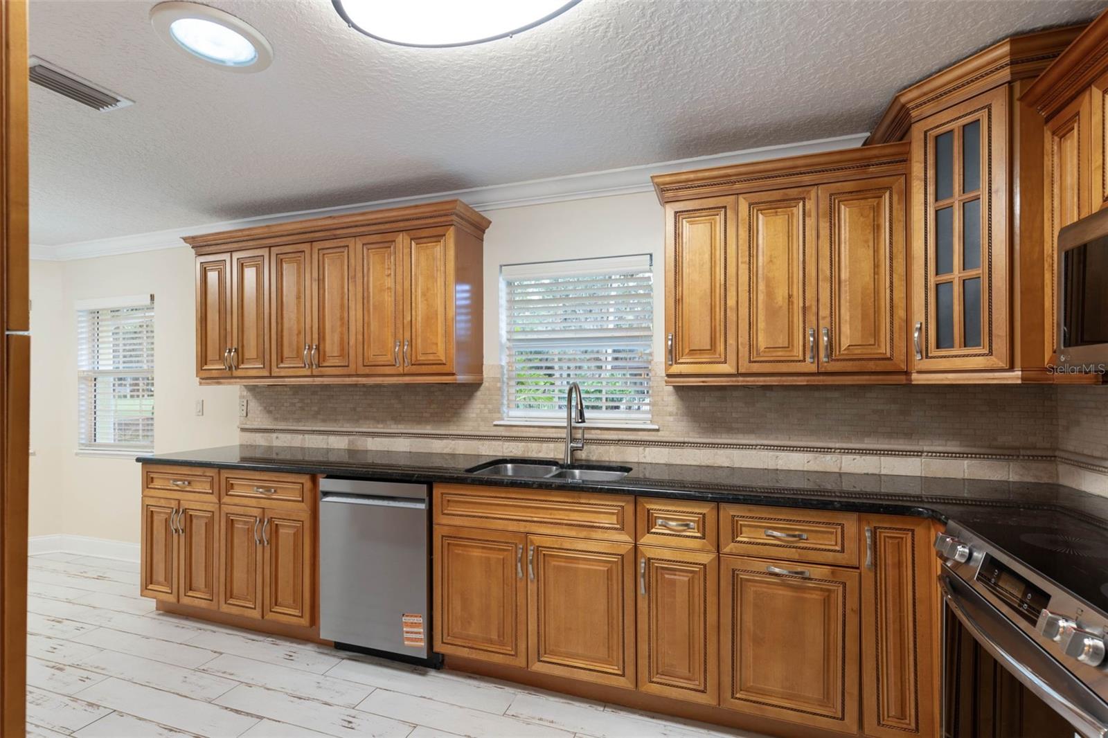 Image 28 of 82 For 8 Cole Place