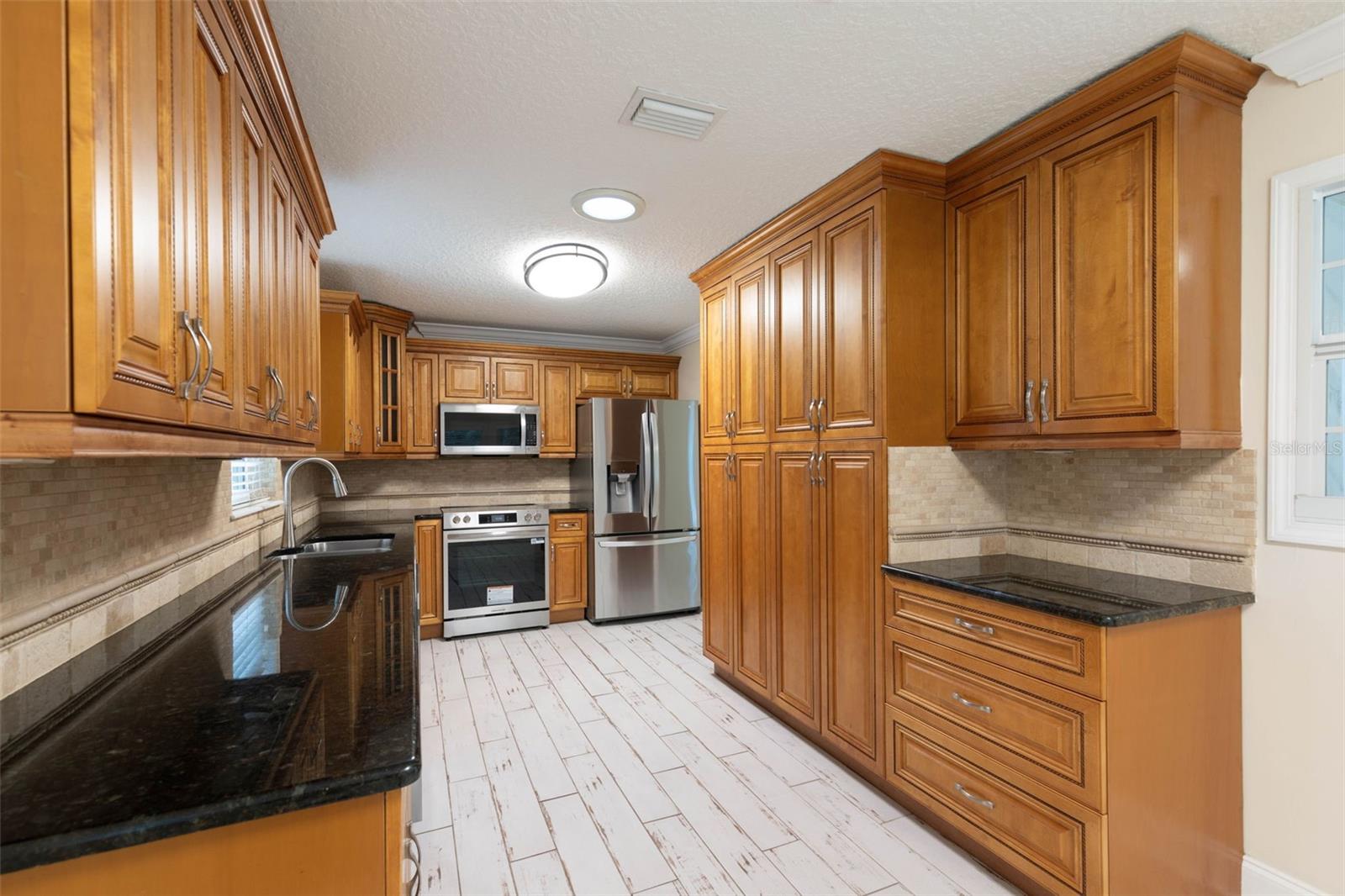 Image 3 of 82 For 8 Cole Place