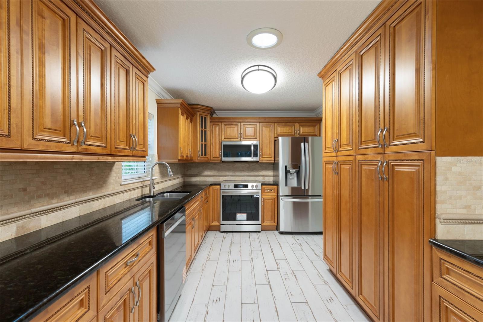 Image 30 of 82 For 8 Cole Place