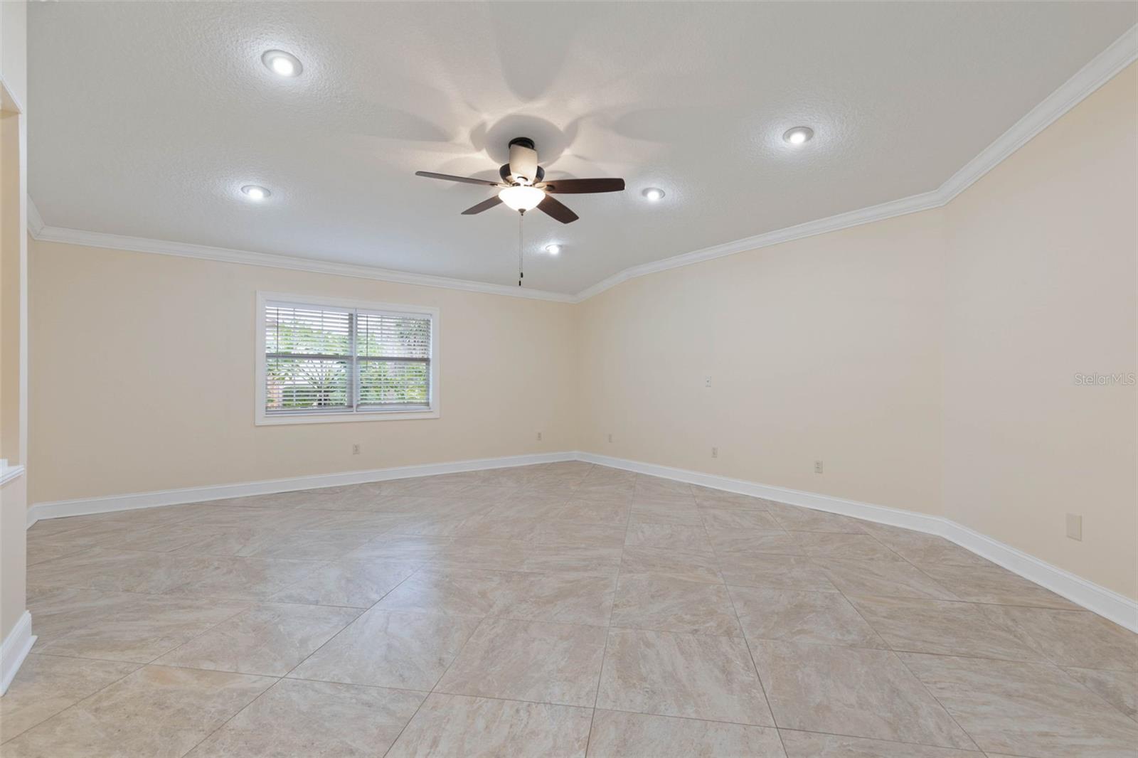 Image 44 of 82 For 8 Cole Place