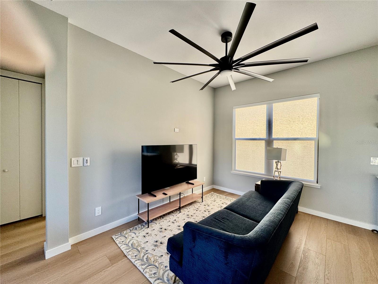 Image 6 of 12 For 1324 Daytona Avenue