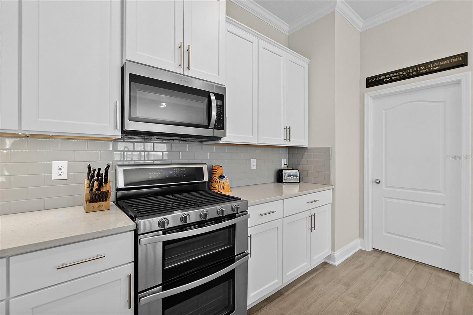 Image 11 of 42 For 597 Narvarez Avenue