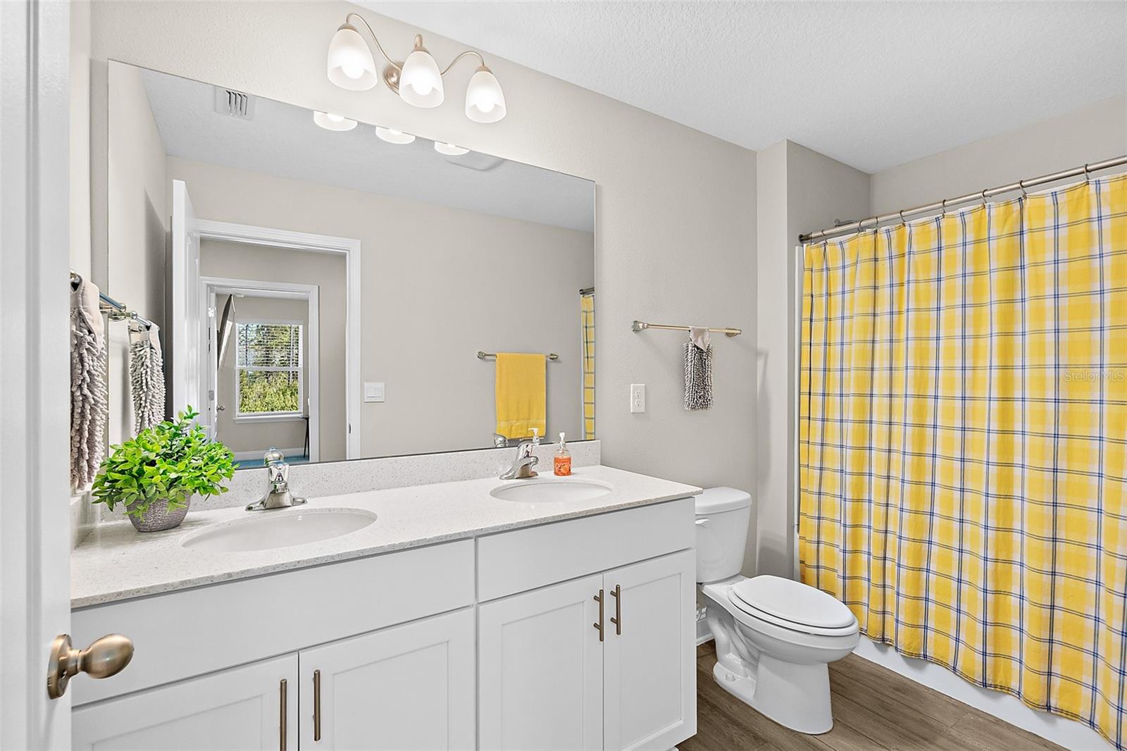 Image 27 of 42 For 597 Narvarez Avenue