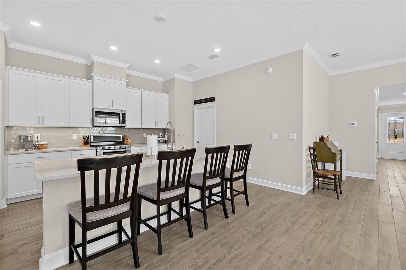 Image 9 of 42 For 597 Narvarez Avenue