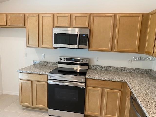 Image 5 of 8 For 10 Rainstone Lane ?