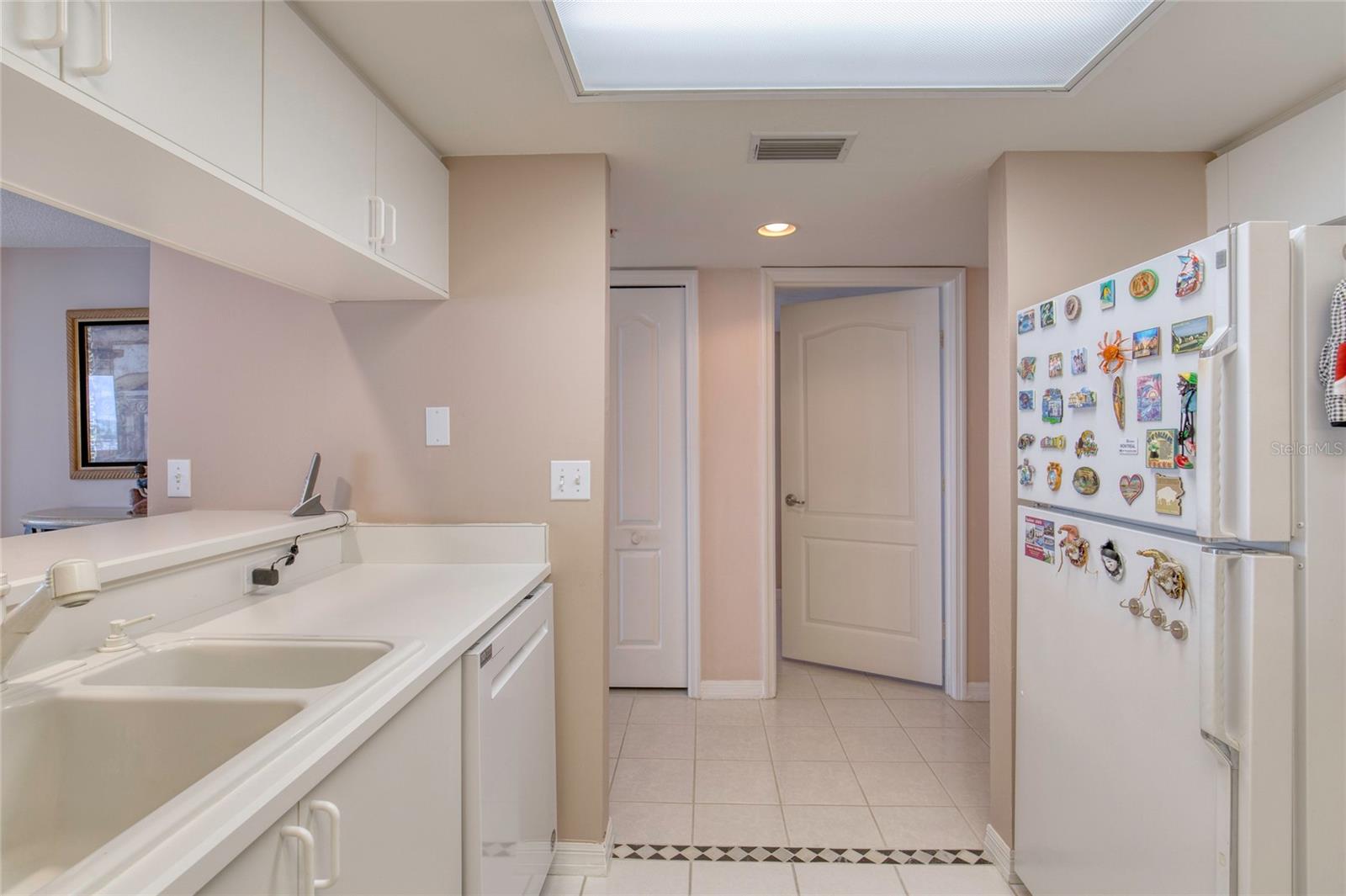 Image 12 of 81 For 2937 Atlantic Avenue 2001