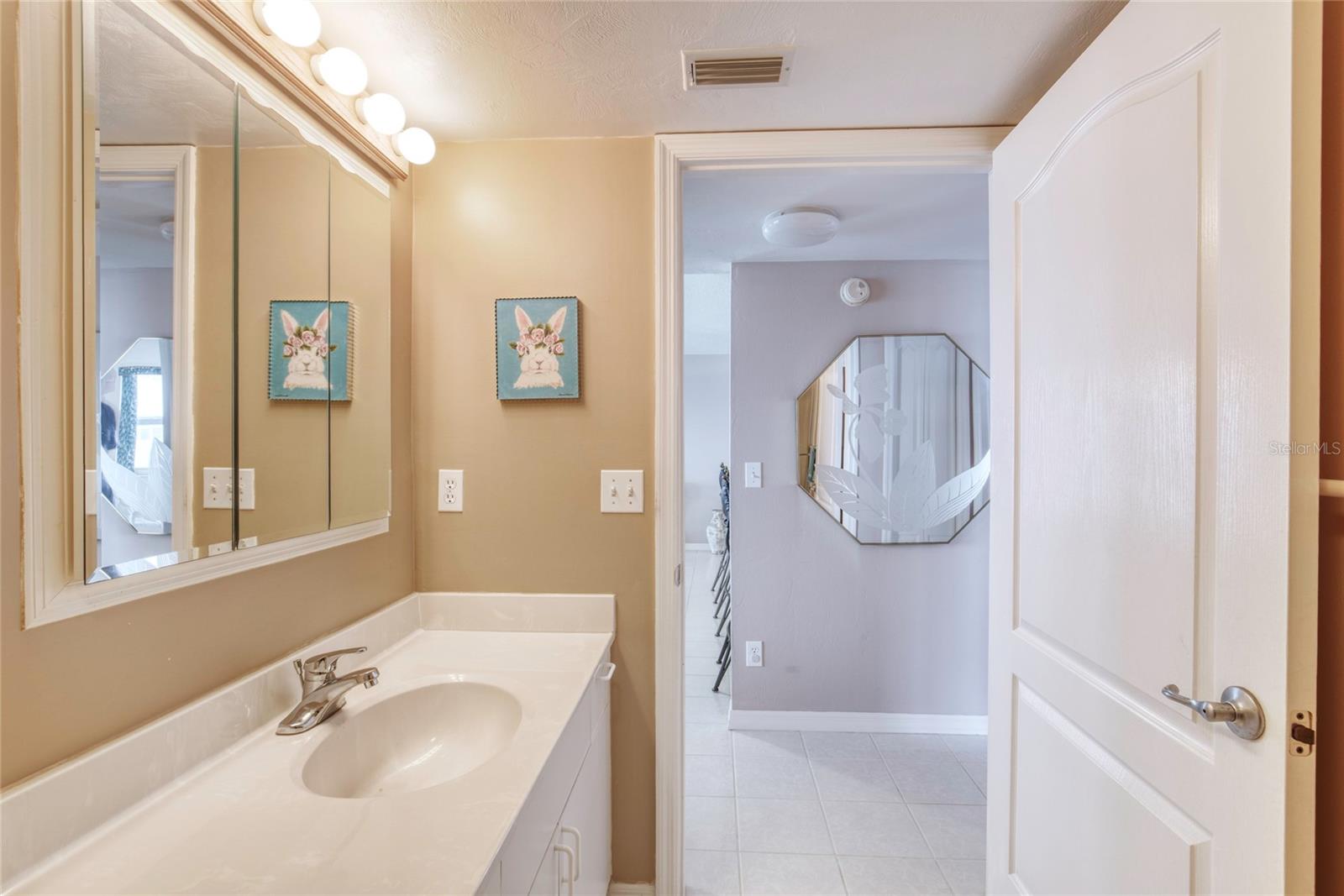 Image 32 of 81 For 2937 Atlantic Avenue 2001